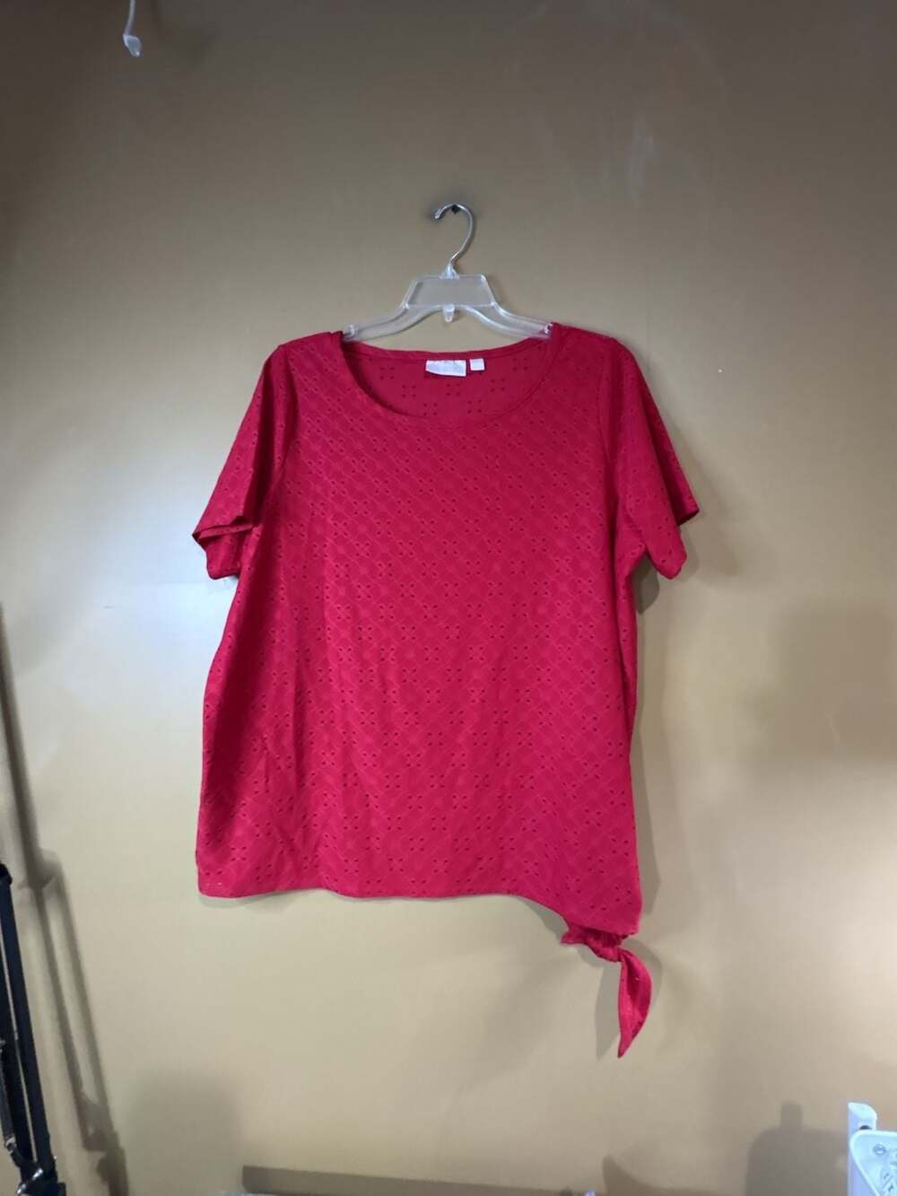HC1086. Belle by Kim Gravel Red Eyelet Asymmetrical Tied Hem Short Sleeve Top